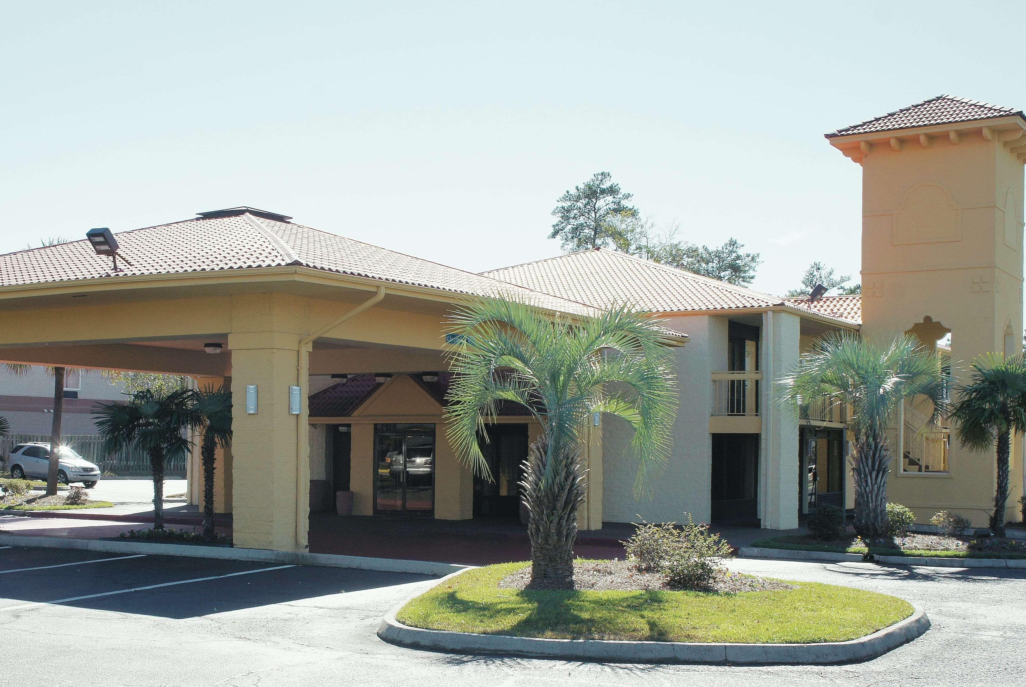 Super 8 By Wyndham Savannah Buitenkant foto
