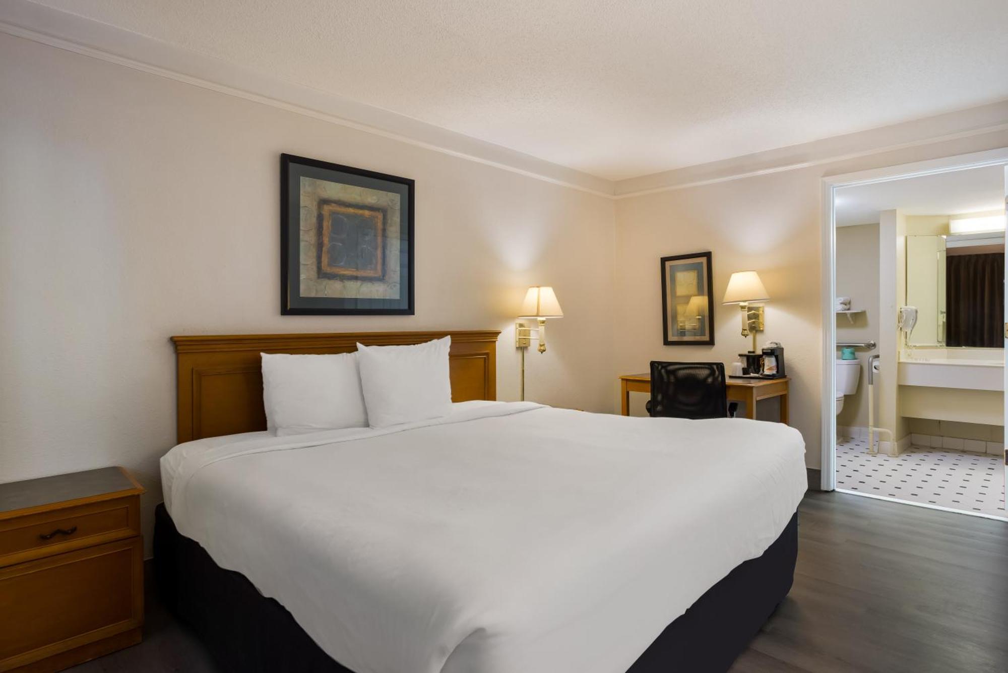 Super 8 By Wyndham Savannah Buitenkant foto