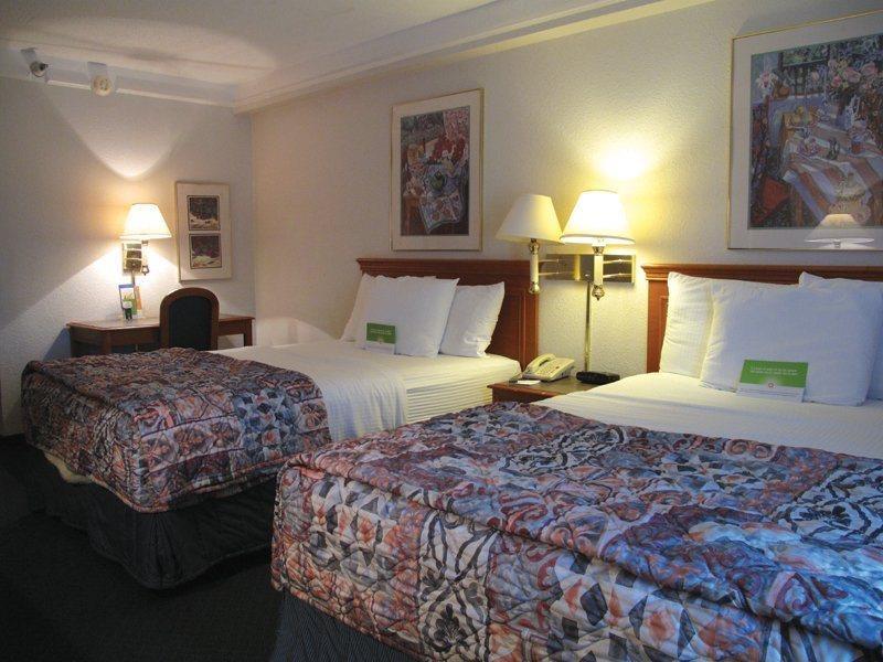 Super 8 By Wyndham Savannah Kamer foto